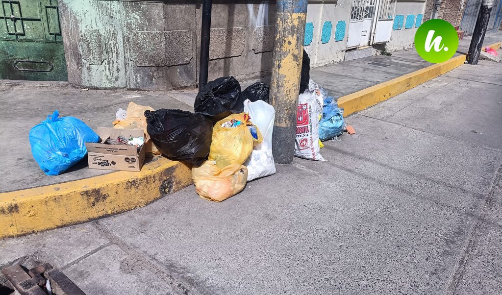 Jirón Manco Cápac: Basura acumulada y vecinos hartos – Huaraz Noticias