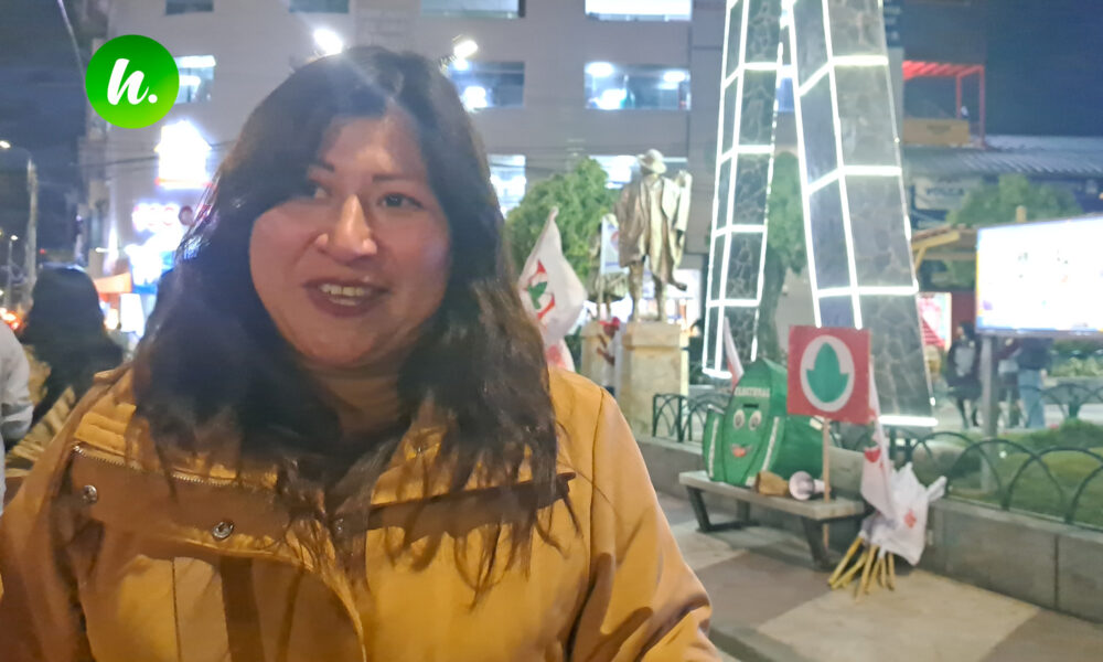 Úrsula Aniceto intensifica su campaña y sale en busca del voto